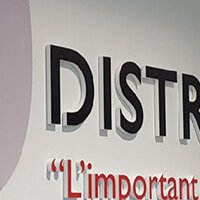 Accès publicité - Lettres avec éclairage indirect, décoration - Distri Club (…)