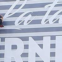 Panneau Alu dibond et de lettres découpées - La table Ernesto