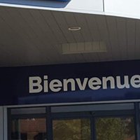 Fourniture & installation d'une signalétique extérieure - Distri (…)